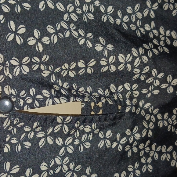 Ann Taylor Loft Sleevless Blouse - Picture 4 of 7